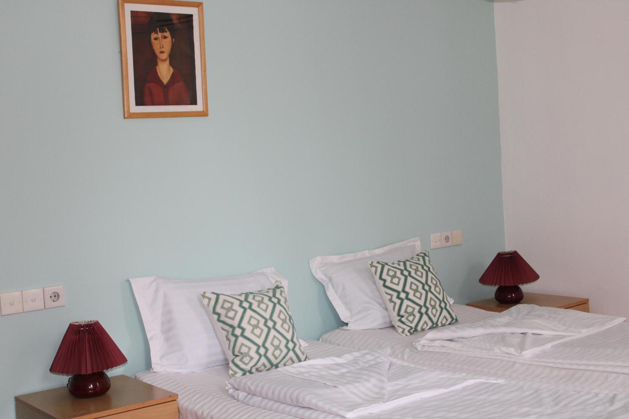 Jr'S House Hostel Yerevan Exterior photo